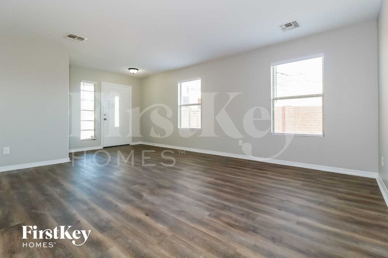 21797 W Sonora St - Photo 4 of 15