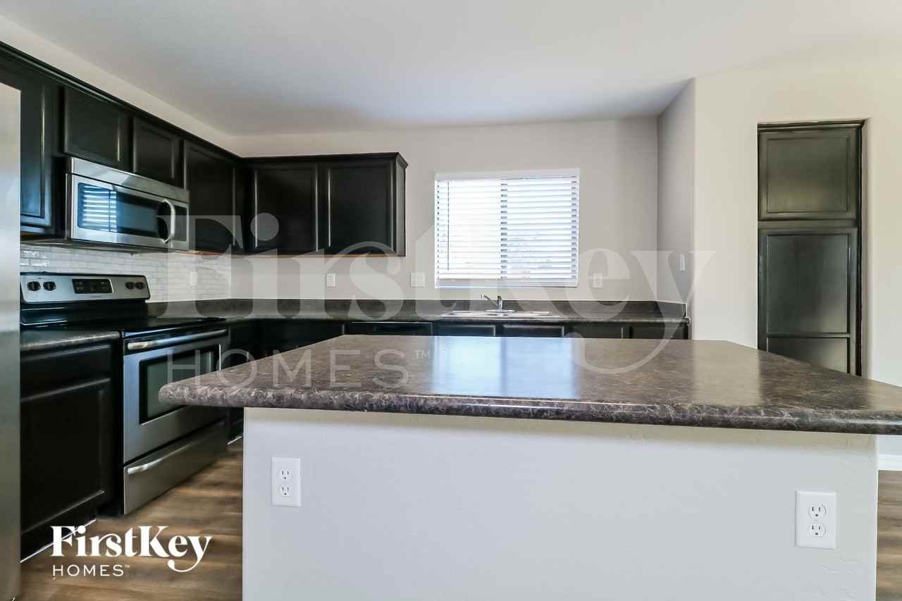 21797 W Sonora St - Photo 6 of 15