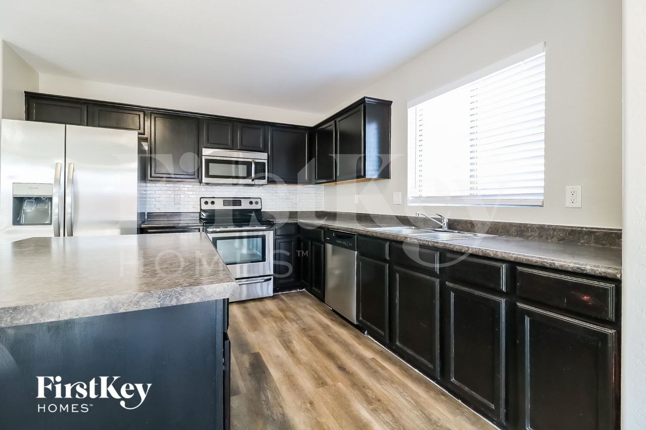 21797 W Sonora St - Photo 7 of 15