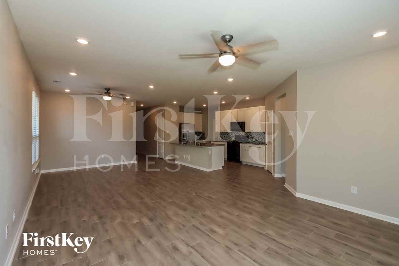 22235 Davenport Downs Ln - Photo 4 of 15