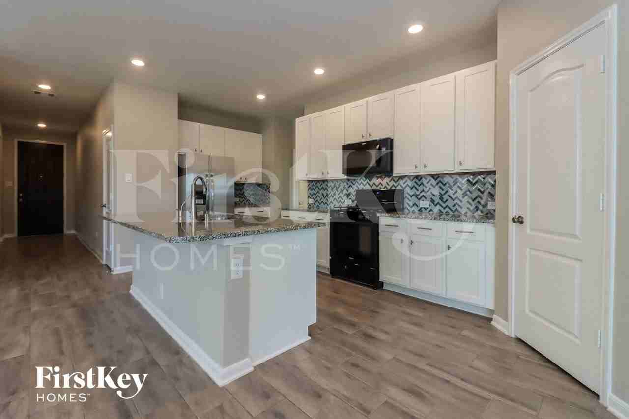 22235 Davenport Downs Ln - Photo 6 of 15