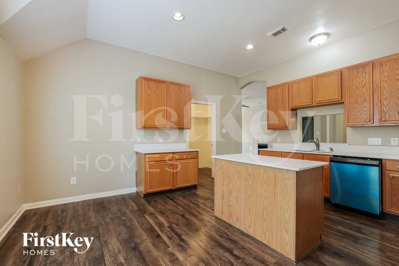 15722 E Astern Dr - Photo 6 of 16