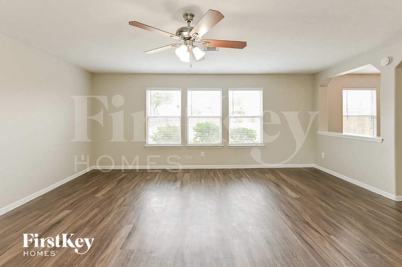 1935 Poco Dr - Photo 2 of 15