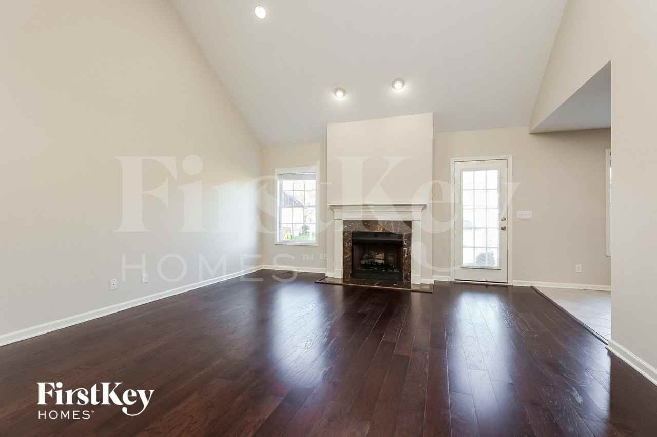 113 Brandywine Ln - Photo 2 of 15