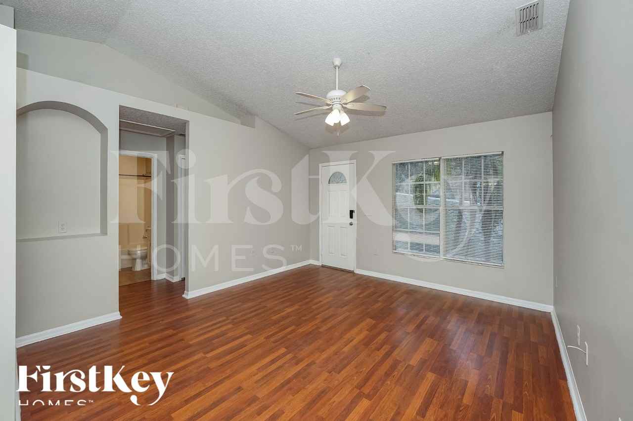 797 Chestnut Ave - Photo 3 of 16