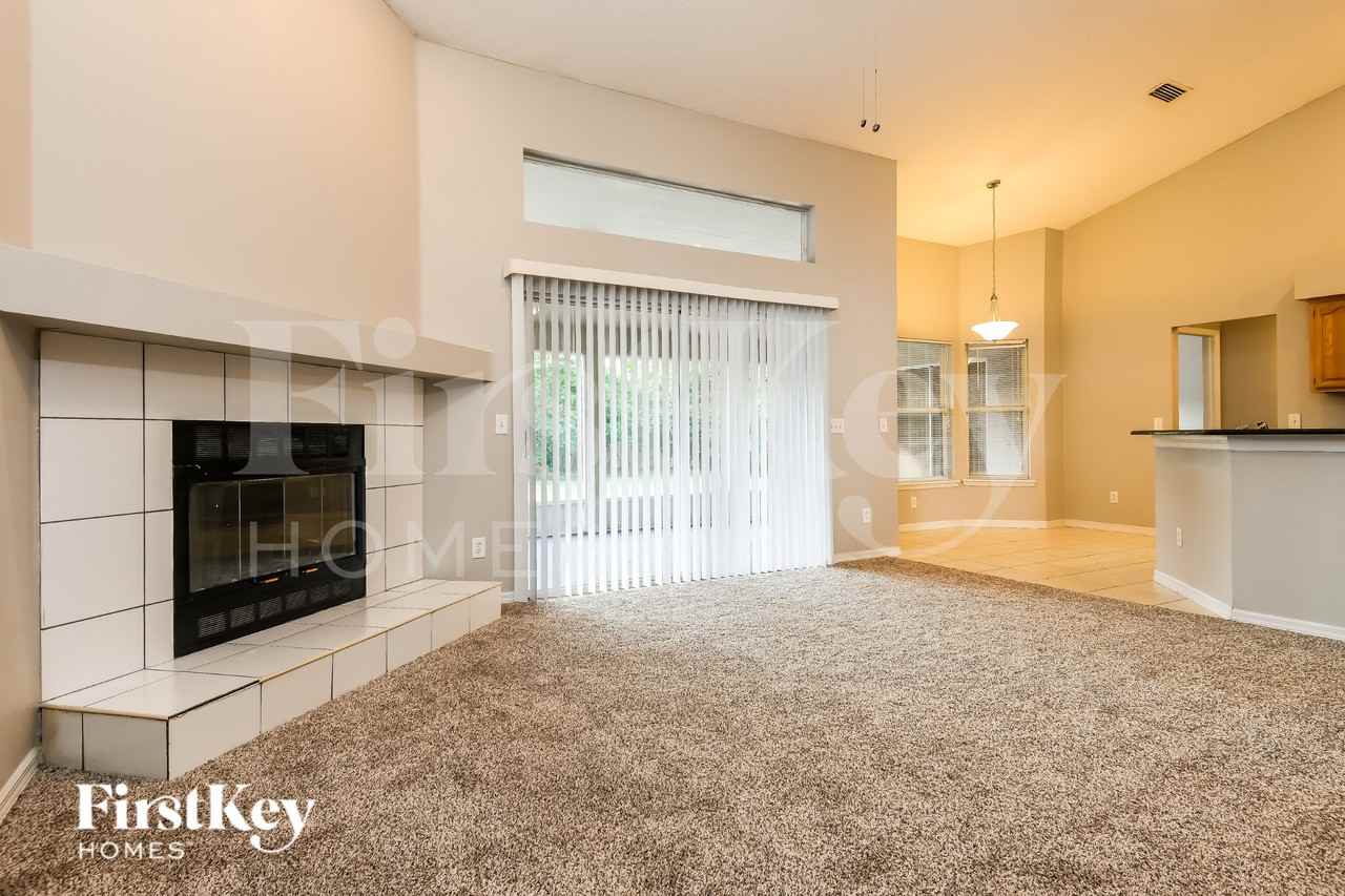 1012 Ginger Spice Ln - Photo 3 of 15