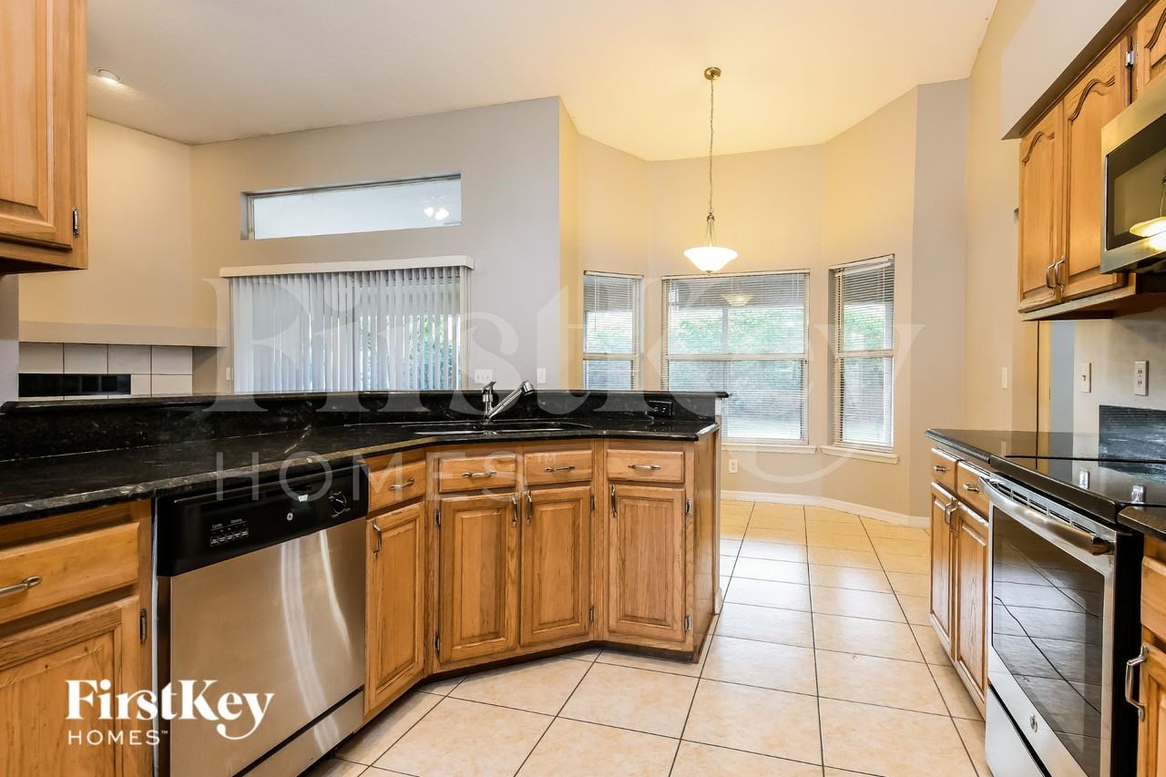 1012 Ginger Spice Ln - Photo 4 of 15