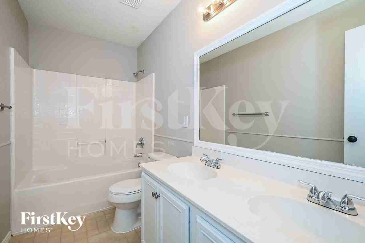 1445 Lochspring Dr - Photo 7 of 15