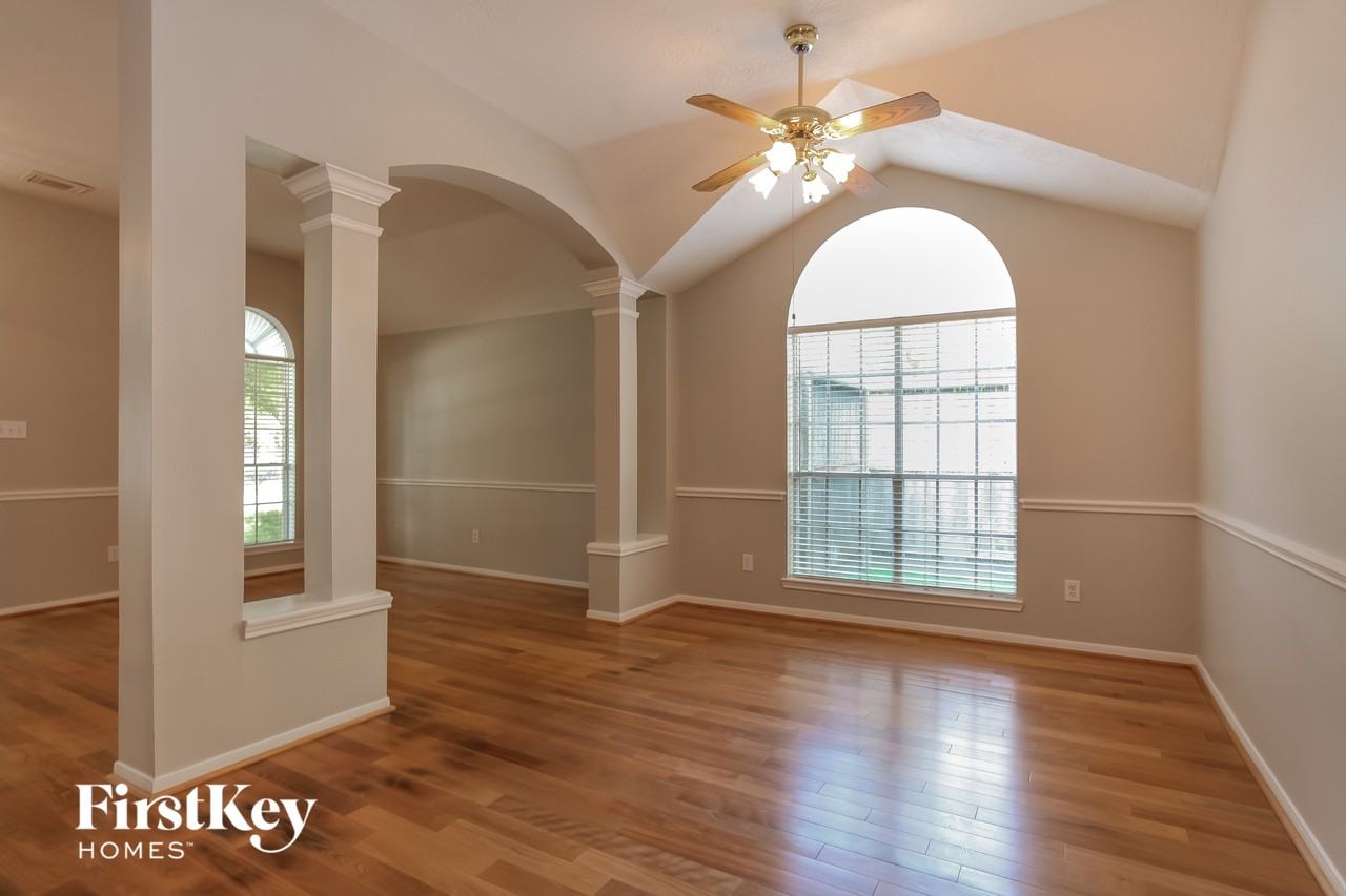 2115 Mercoal Dr - Photo 3 of 15