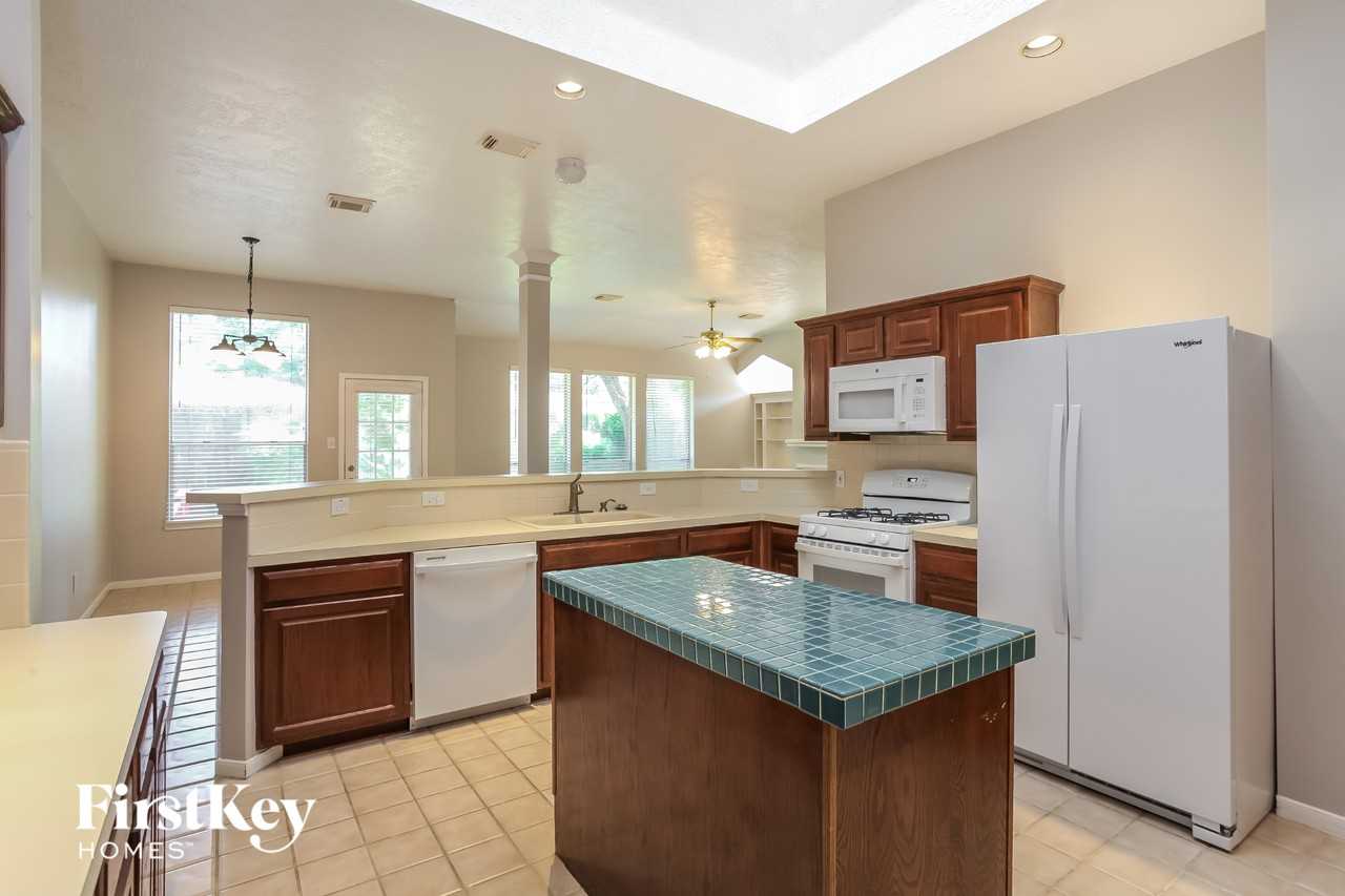 2115 Mercoal Dr - Photo 5 of 15