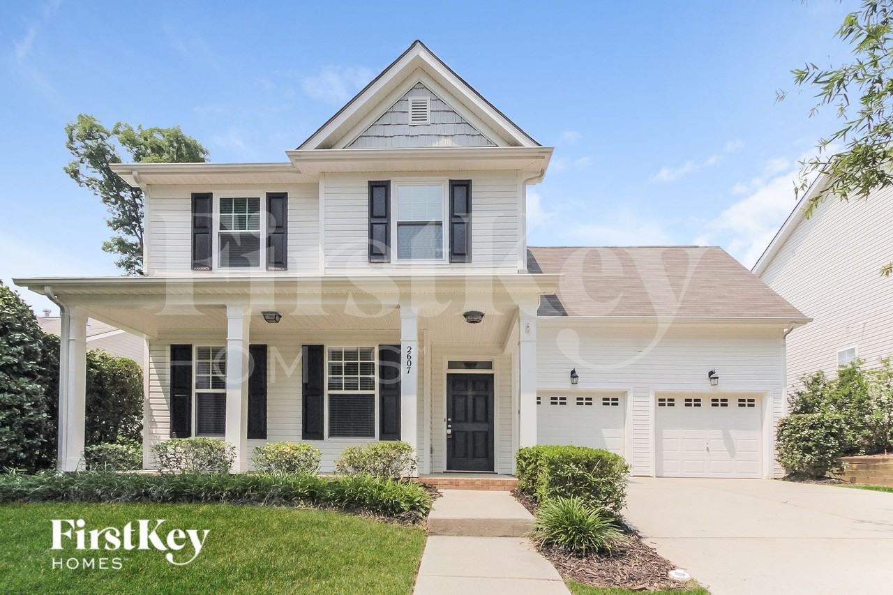 2607 Winding River Dr - Photo 2 of 15