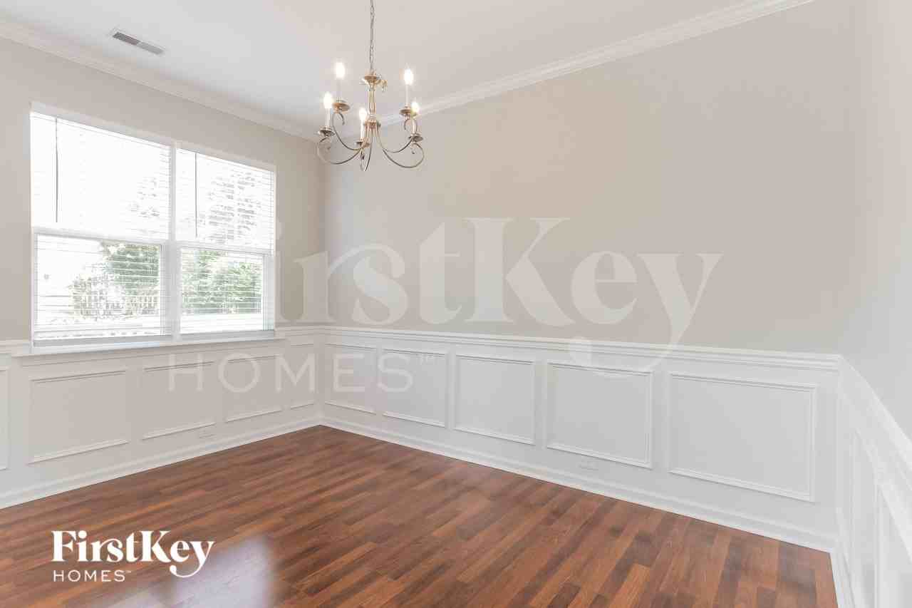 2607 Winding River Dr - Photo 5 of 15