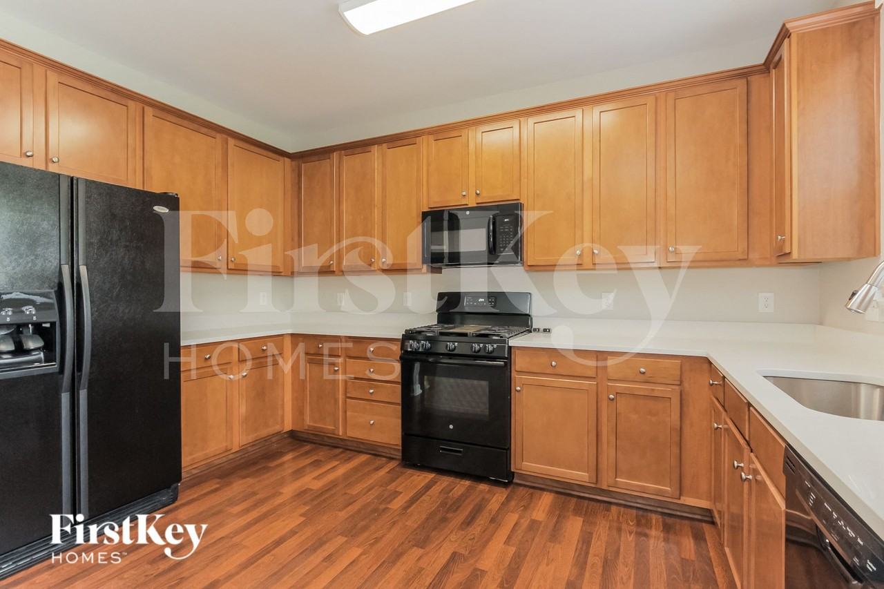 2607 Winding River Dr - Photo 7 of 15