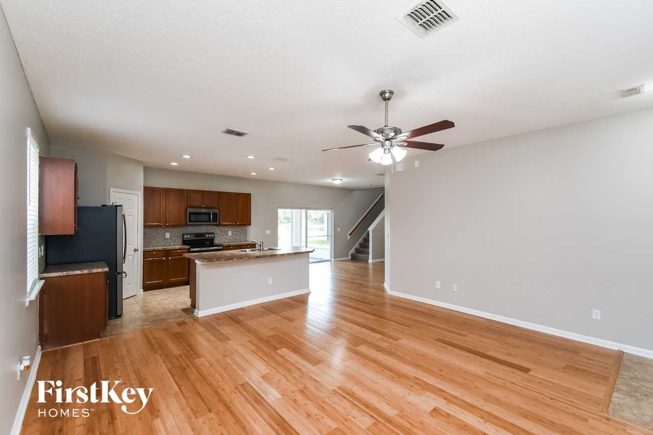 13789 Goodson Pl - Photo 3 of 15