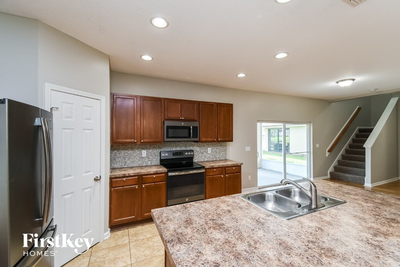 13789 Goodson Pl - Photo 5 of 15