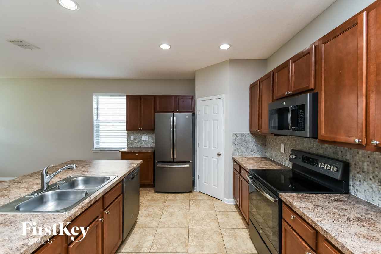 13789 Goodson Pl - Photo 6 of 15