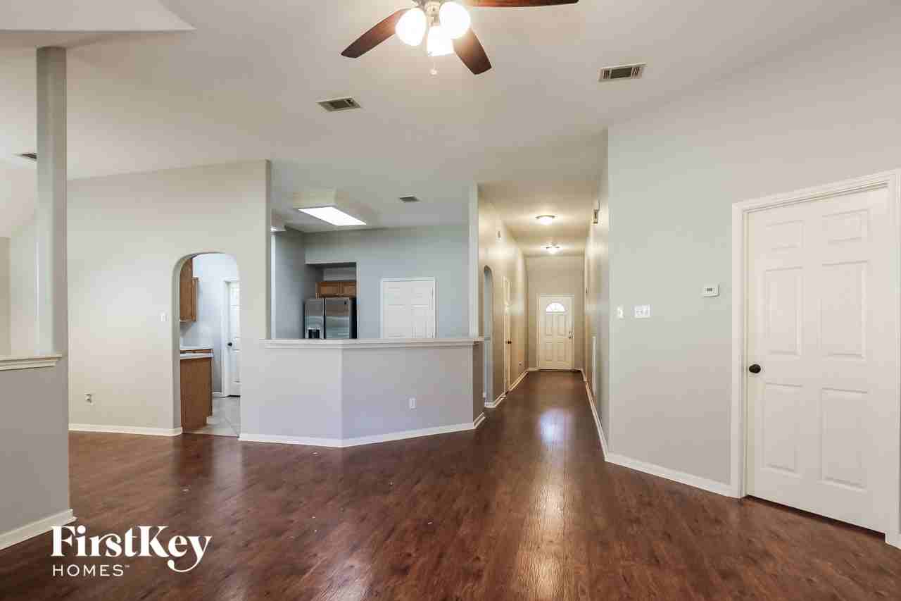 21538 Forest Colony Dr - Photo 4 of 15