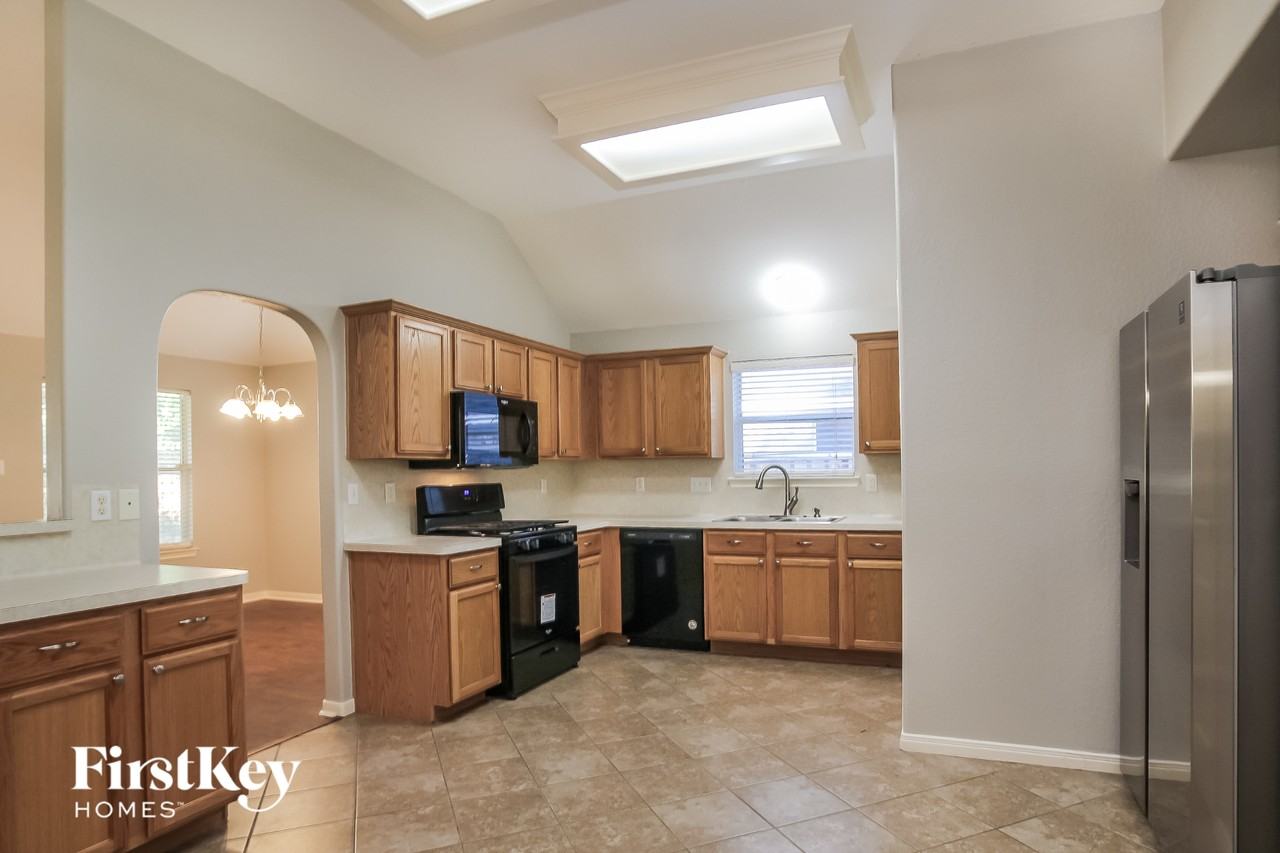 21538 Forest Colony Dr - Photo 6 of 15