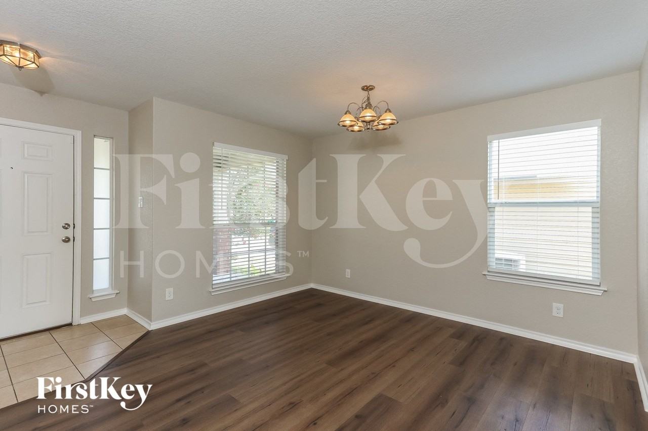 466 Dolly Dr - Photo 5 of 15