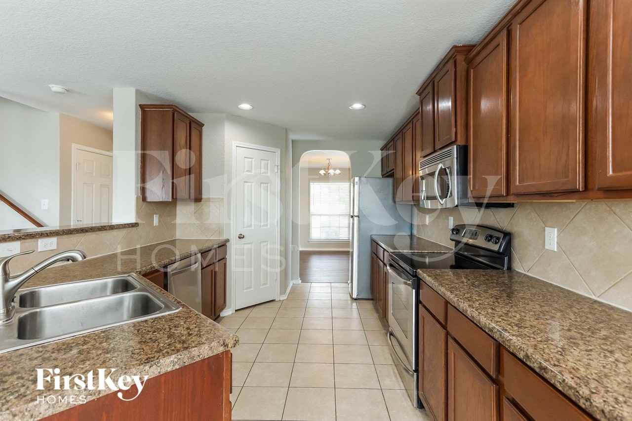 466 Dolly Dr - Photo 6 of 15