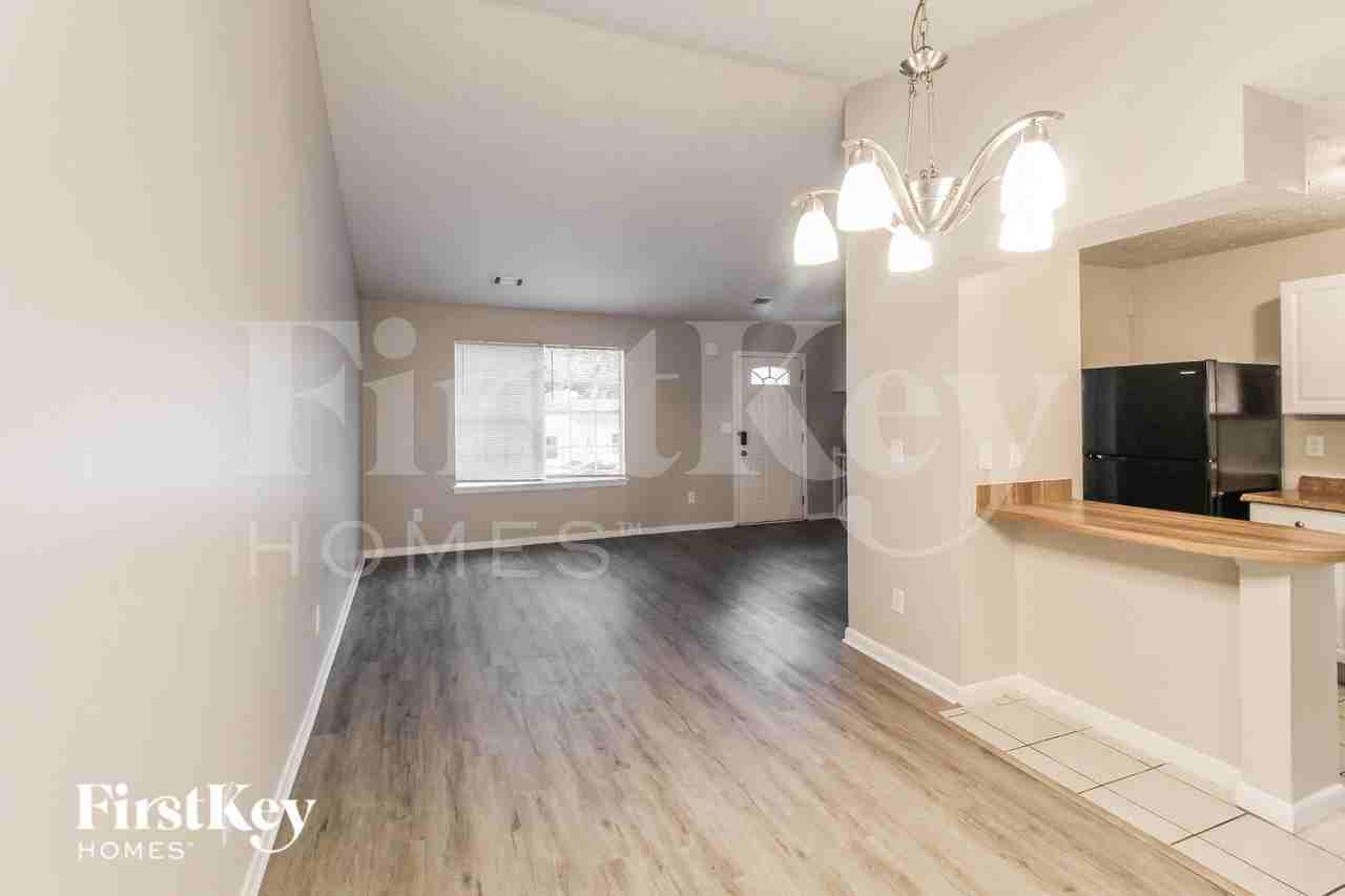 4631 Garden Hills Dr - Photo 3 of 16