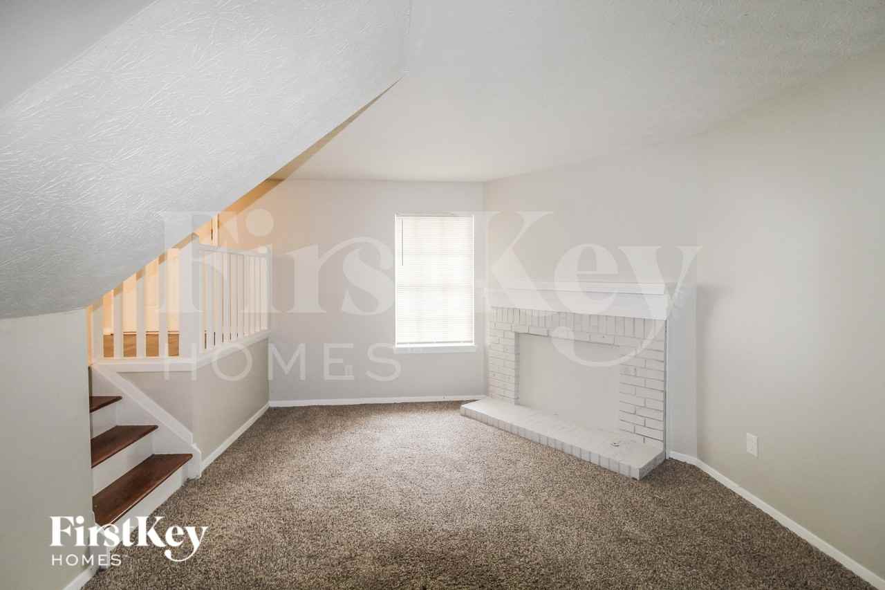 4631 Garden Hills Dr - Photo 7 of 16