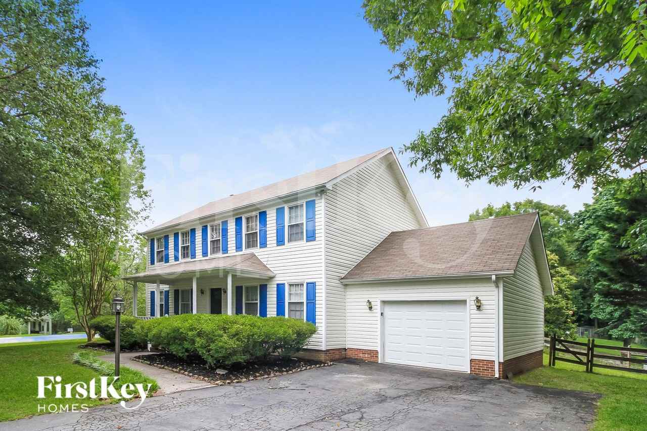 7052 Avenbury Cir - Photo 2 of 15