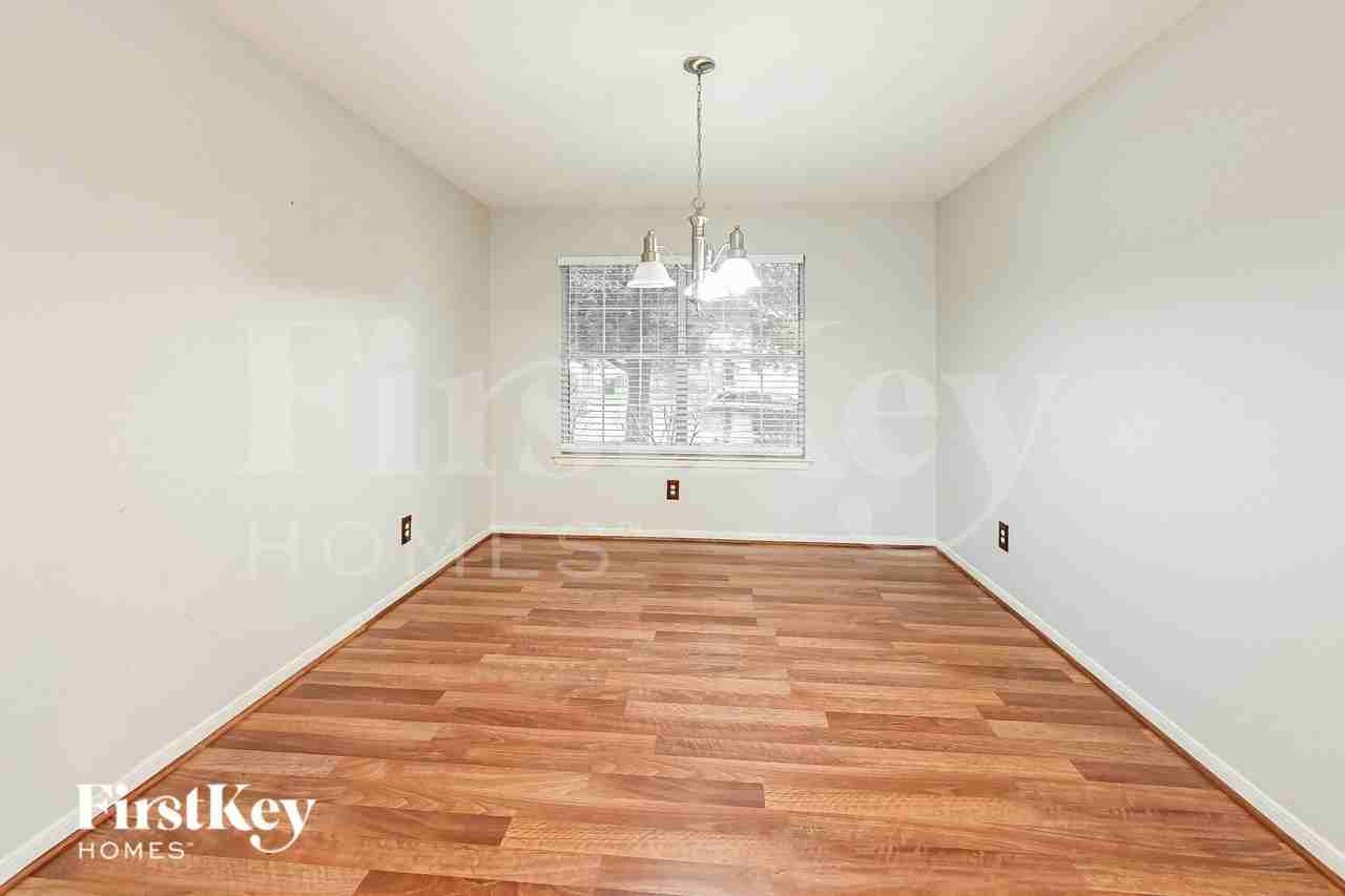 21602 Skyla Cir - Photo 5 of 15