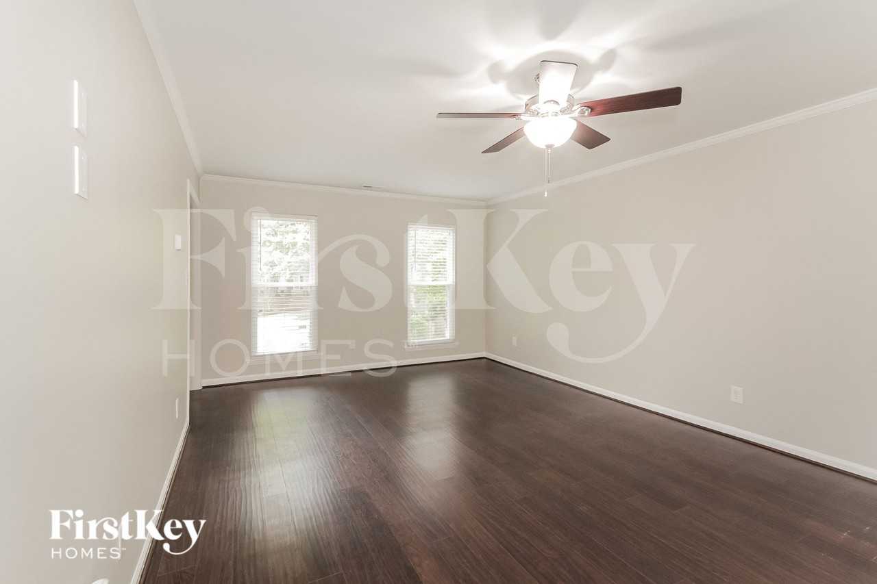 10603 Par Cove Ln - Photo 4 of 15