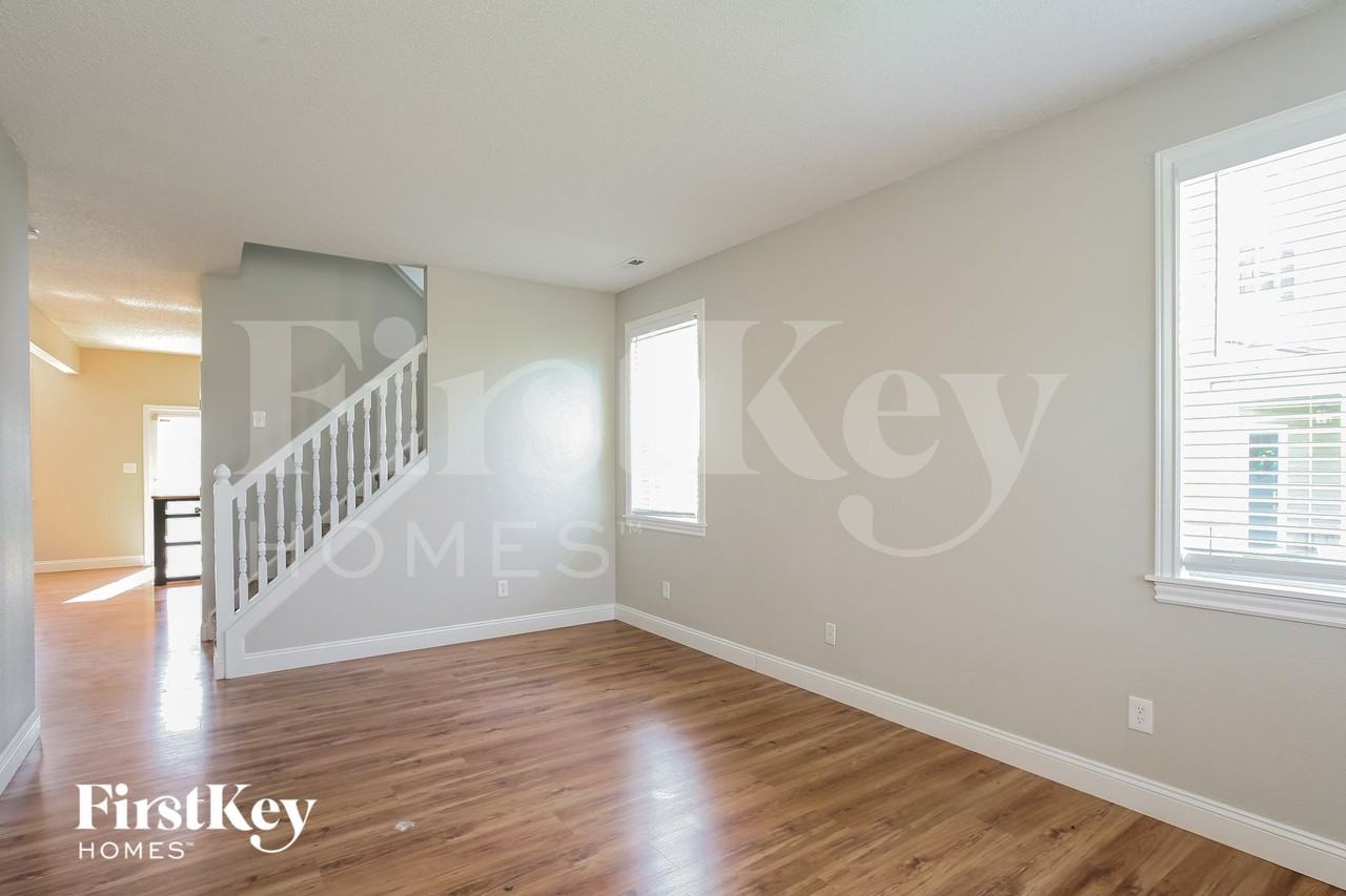 3825 Gray Heather Ln - Photo 4 of 15