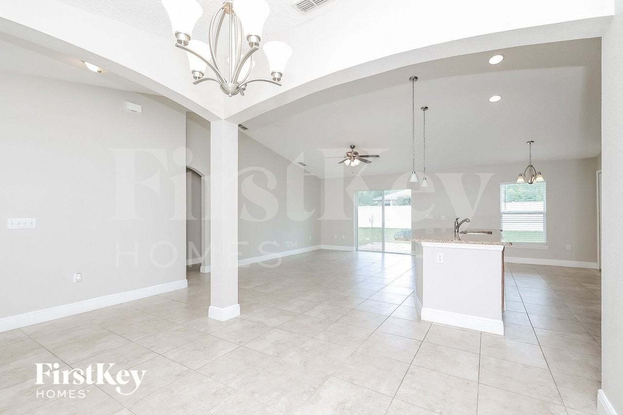 2005 Maple Ln - Photo 3 of 15