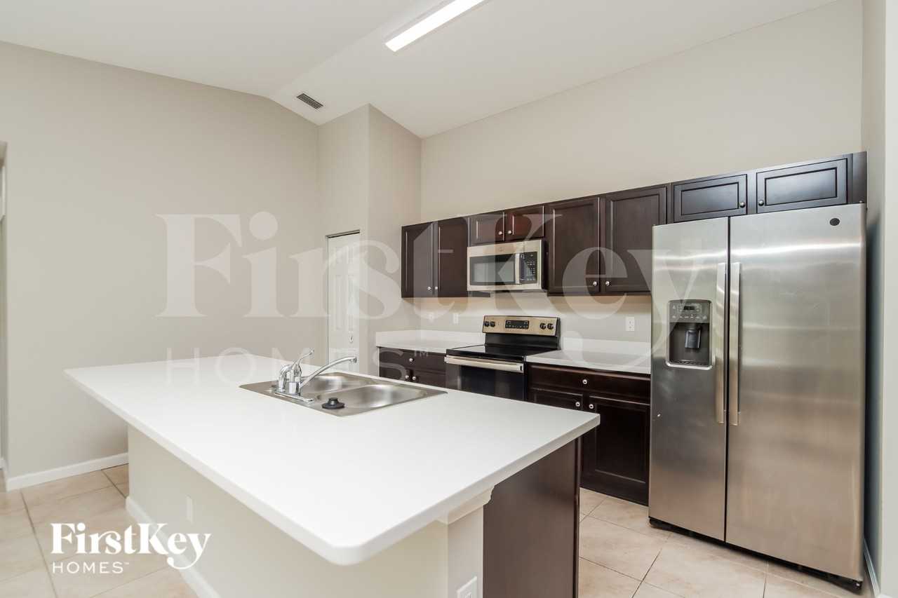 1643 Talavera St Se - Photo 5 of 15