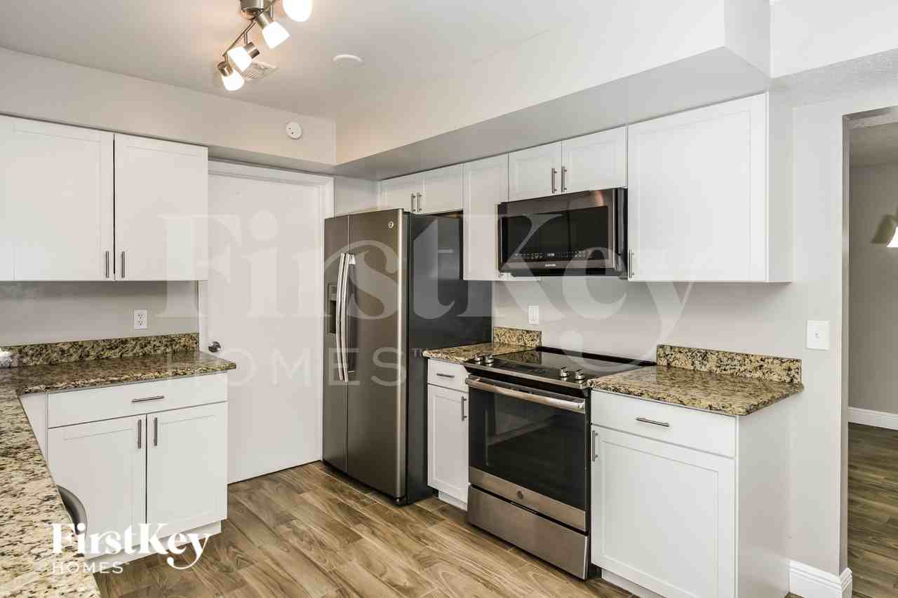 957 Bayward Ct - Photo 7 of 16