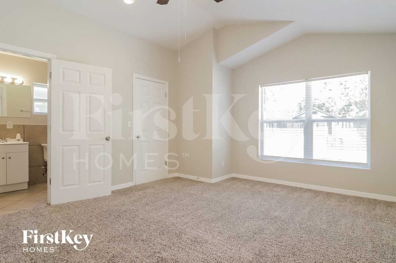 404 Mcgee St - Photo 6 of 15