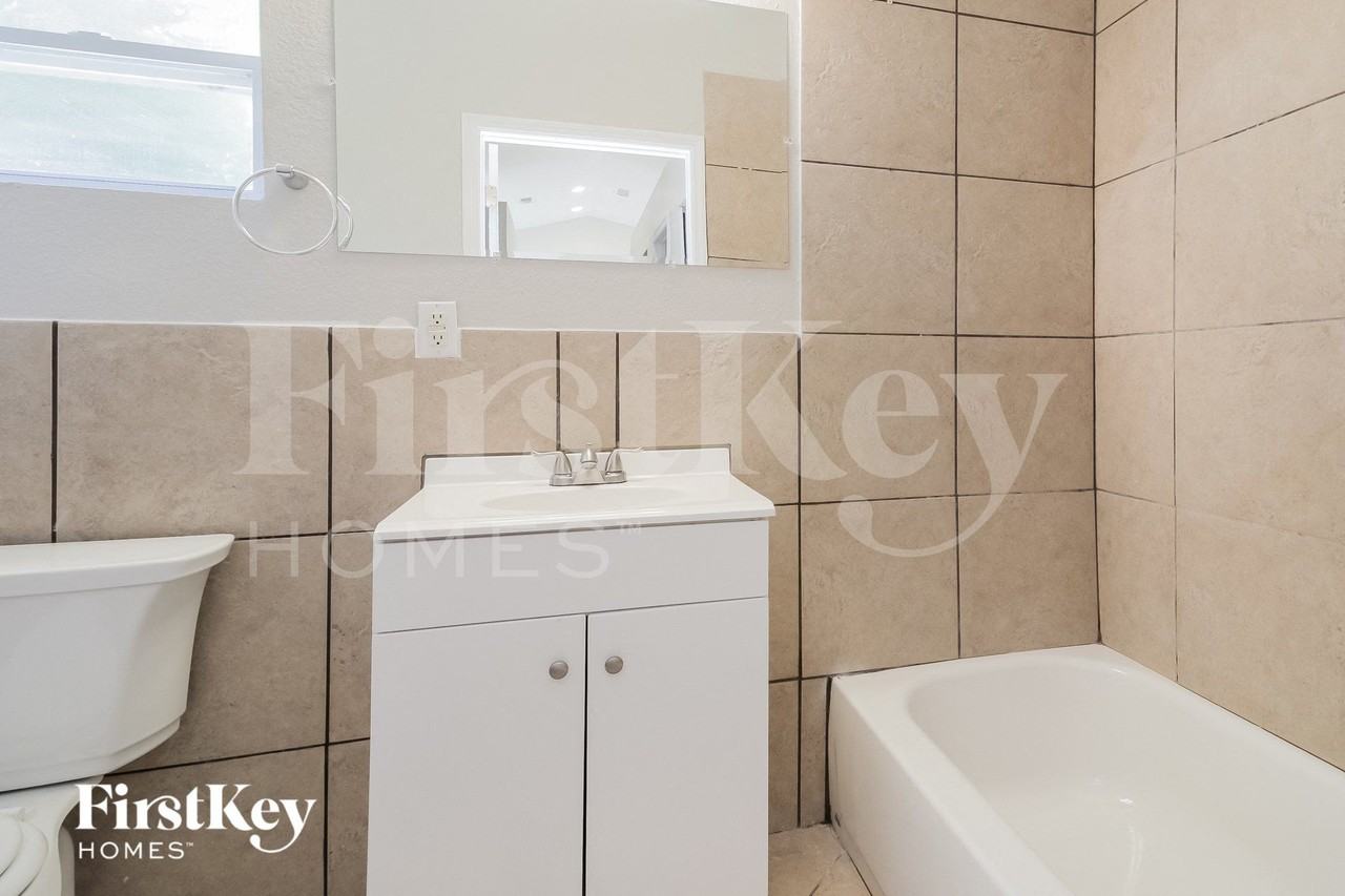 404 Mcgee St - Photo 7 of 15