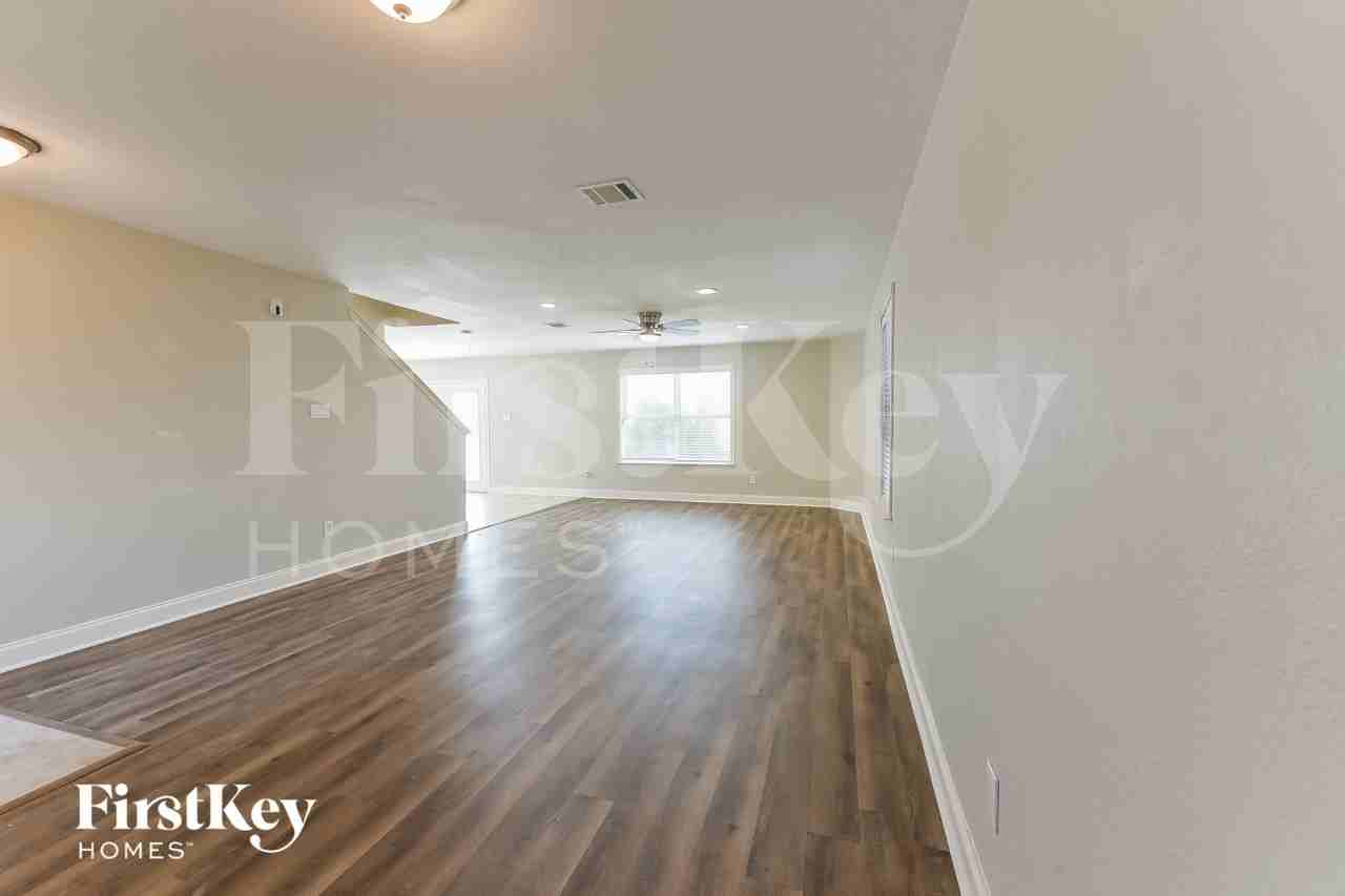 636 Chickadee Dr - Photo 3 of 15