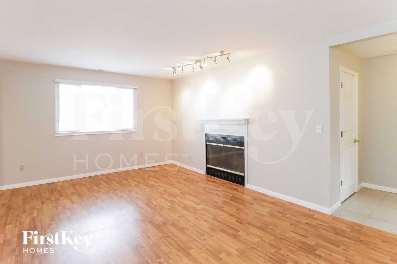 618 Neptune Way - Photo 4 of 15