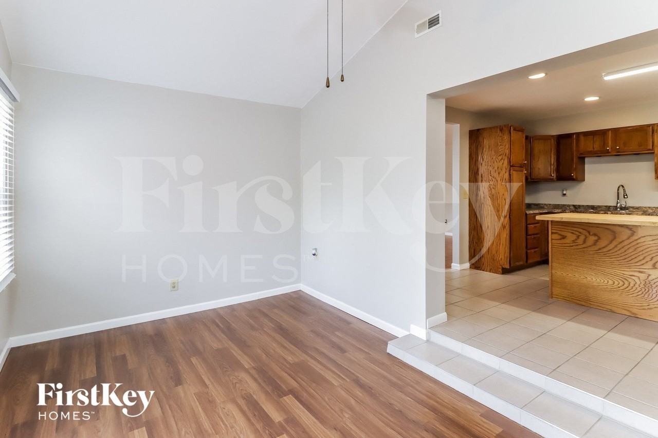 618 Neptune Way - Photo 5 of 15