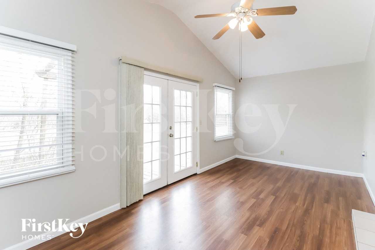 618 Neptune Way - Photo 6 of 15