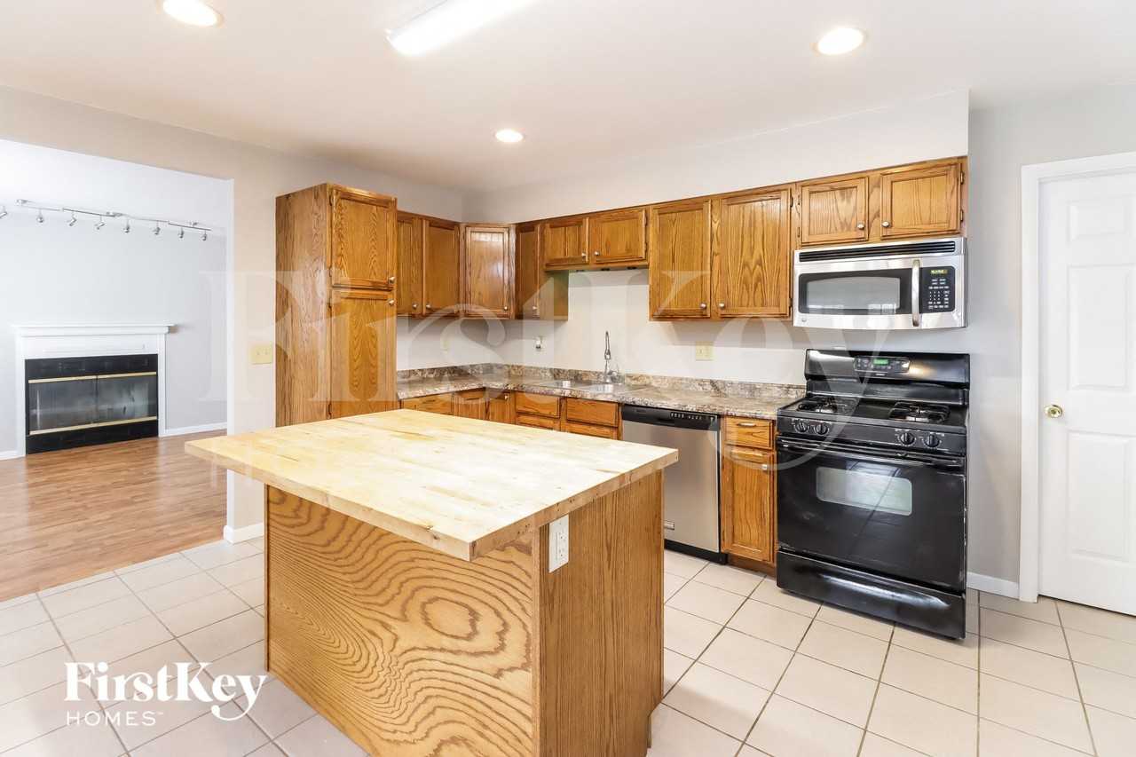 618 Neptune Way - Photo 7 of 15