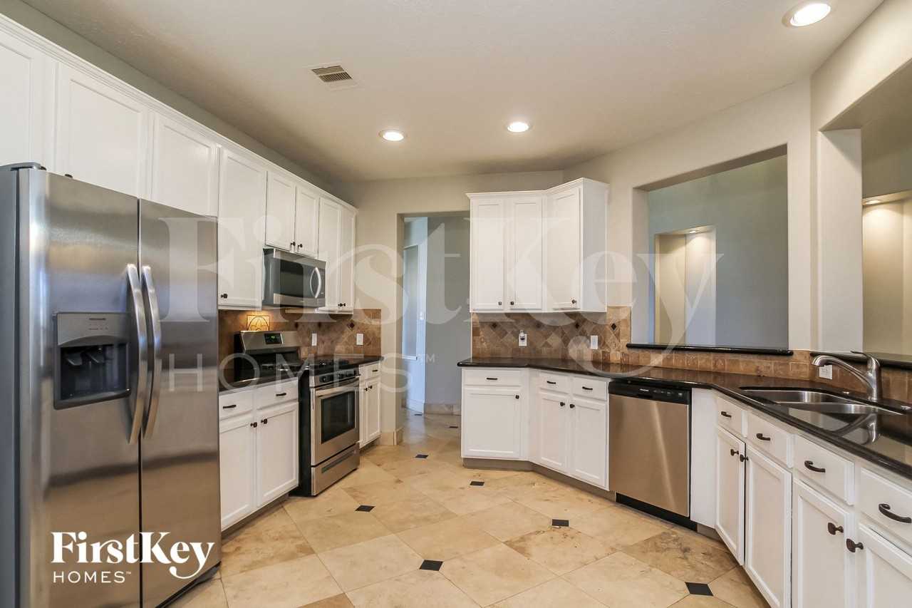 5019 Wimberly Ln - Photo 7 of 15