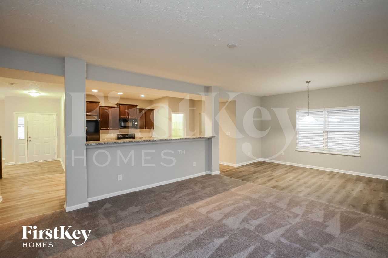 897 Adena Ln - Photo 4 of 16