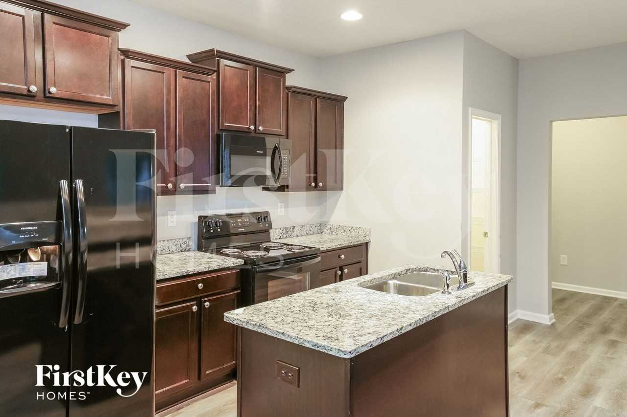 897 Adena Ln - Photo 6 of 16