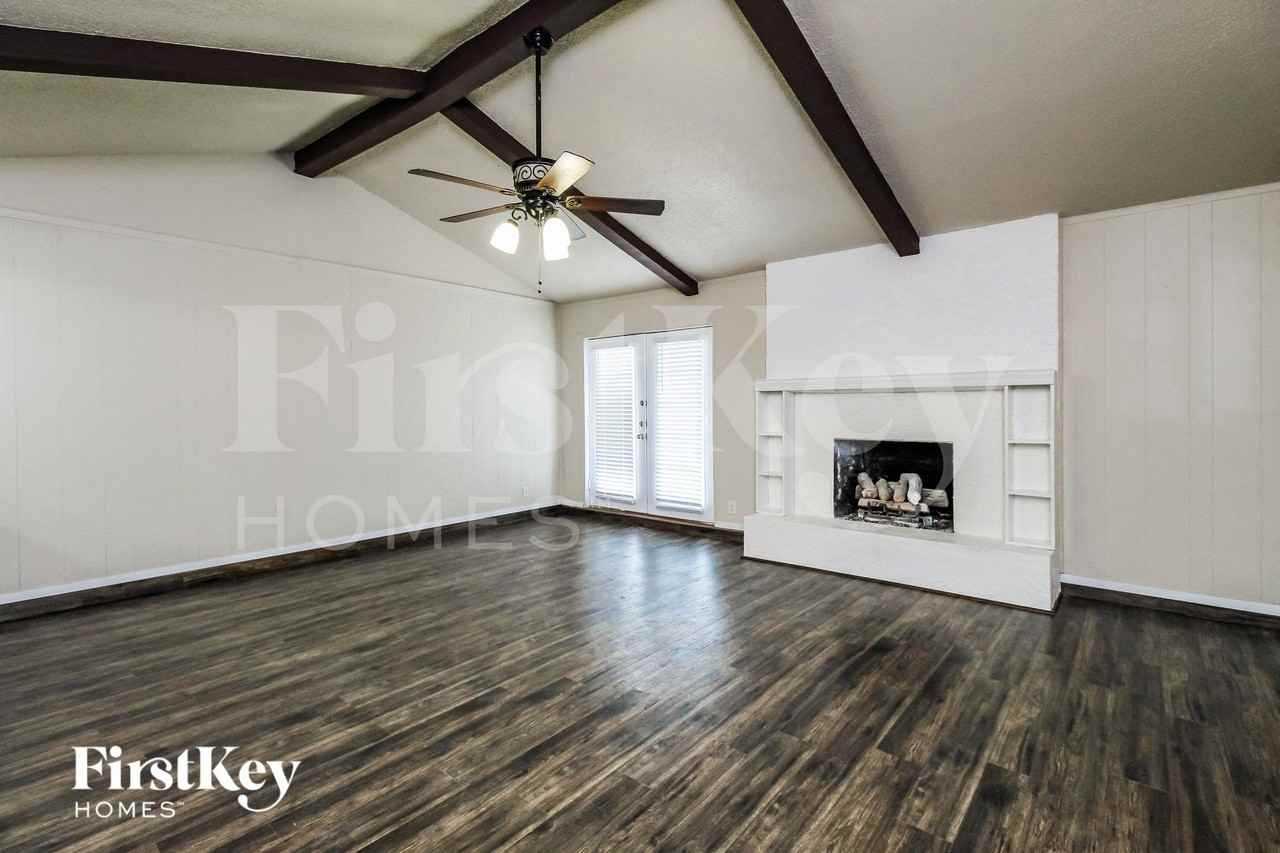 2509 E Williamsburg Mnr - Photo 4 of 15