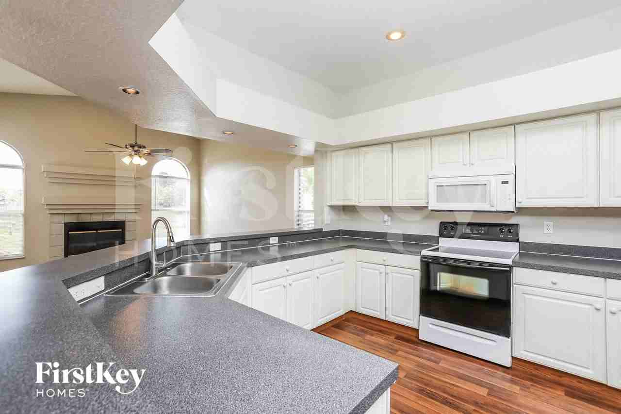 62 Abbey Hollow Dr - Photo 5 of 15