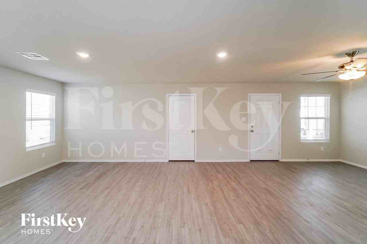 9211 Griffith Run - Photo 3 of 15