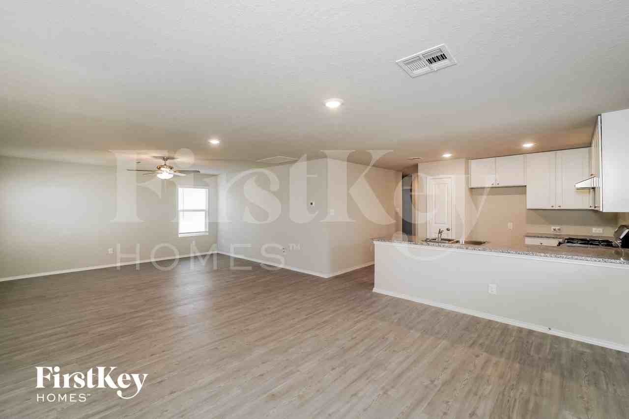 9211 Griffith Run - Photo 5 of 15