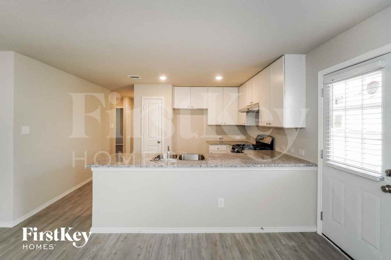 9211 Griffith Run - Photo 6 of 15