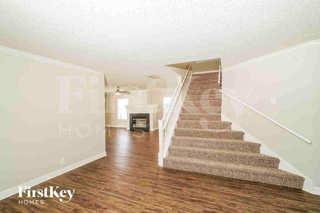 14219 N Hills Village Dr - Photo 4 of 15