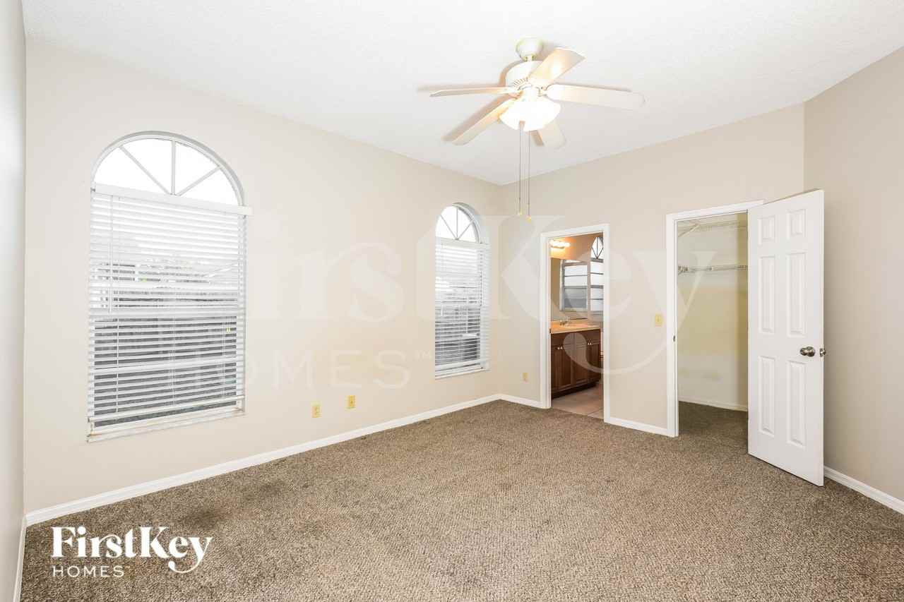 1047 Whittier Cir - Photo 7 of 16